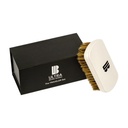 Juego de pincel de barba magnético de gama alta – El juego “Traveler” incluye un espejo desmontable y un cepillo de bristle de jabalí. El "ULTIMATE BRUSH" está disponible en tres sets y varios colores.